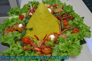 Berapa Biaya membuat nasi tumpeng