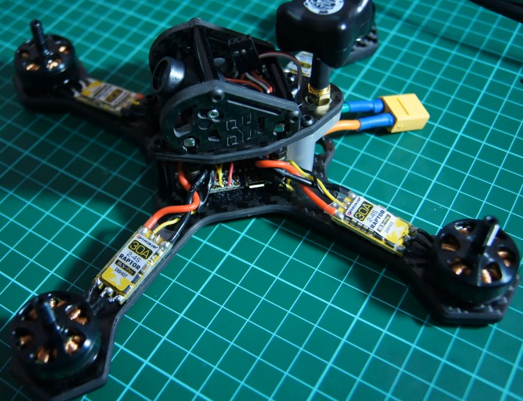 merakit drone racing sendiri
